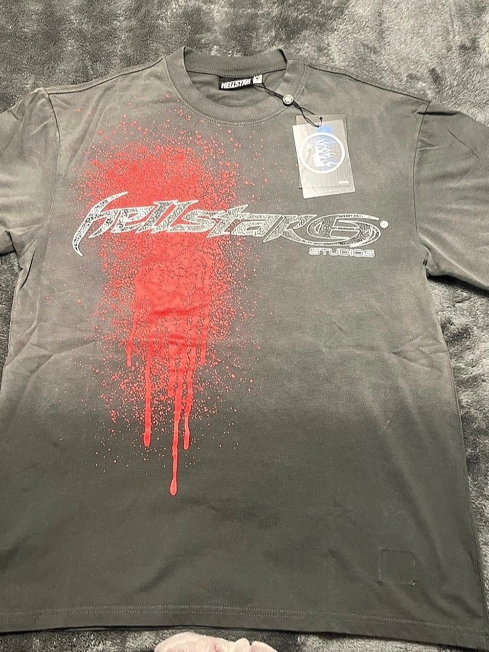 Hellstar Spray Paint Logo T-Shirt Gray & Red Size Medium